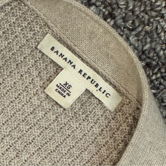 Banana Republic Cream Cardigan - Picture 3 of 6